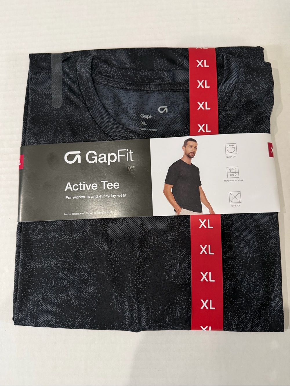 GAP Fit Active Tee in Black